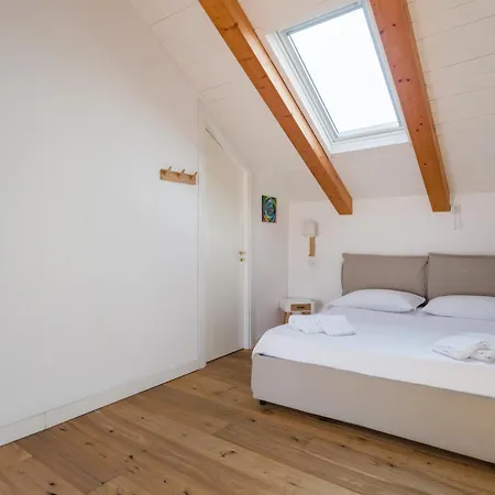 Garibaldi Loft By Dimorra Apartment *